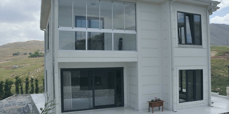 Arquitectura eficiente adaptada al clima del norte en casas prefabricadas en Navarra
